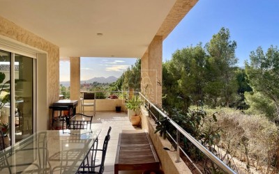 Уютная квартира с большой террасой в Sierra Altea Golf.